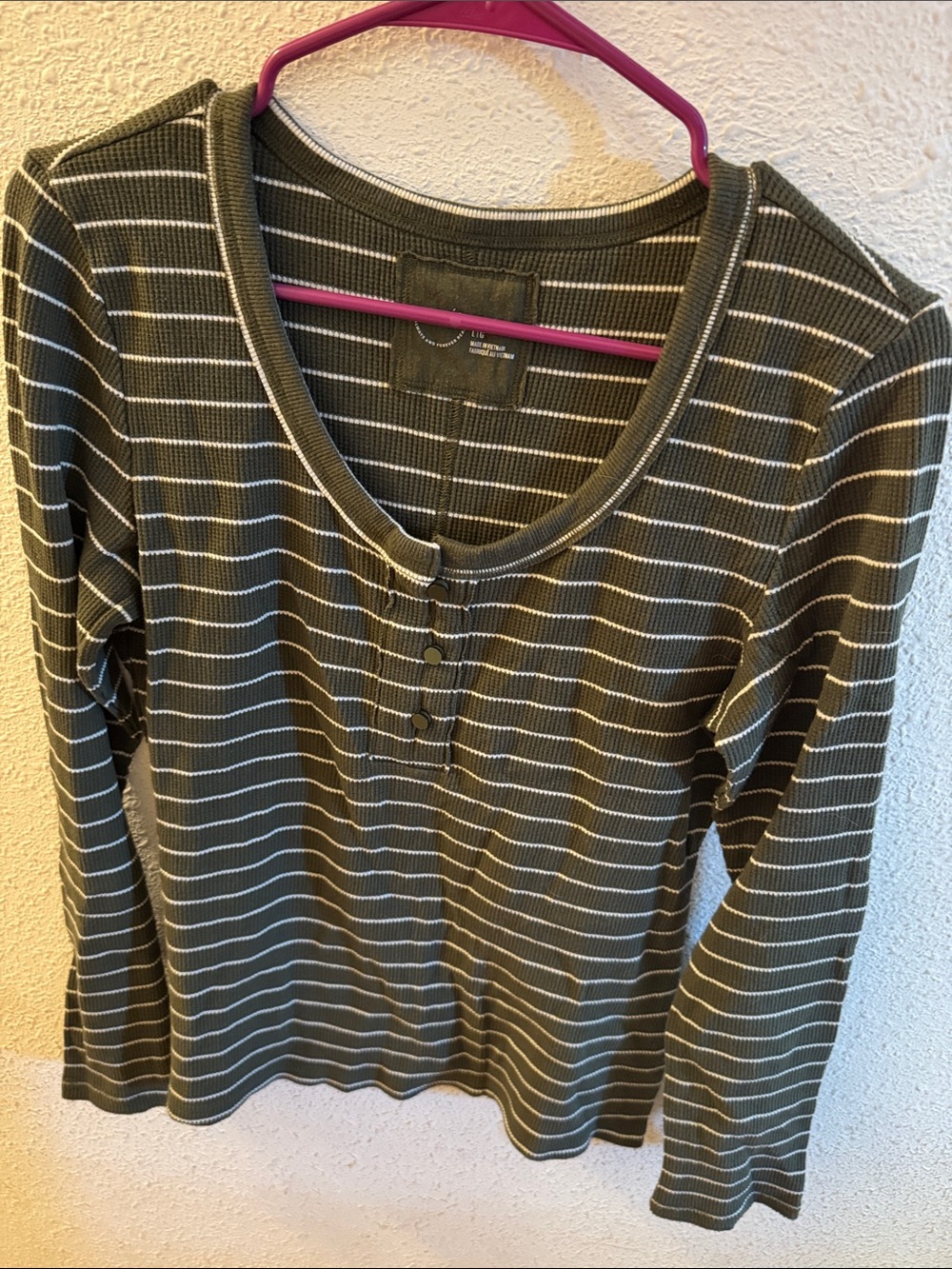 Aerie Henley Essential Layering T-
Shirt - Olive stripe